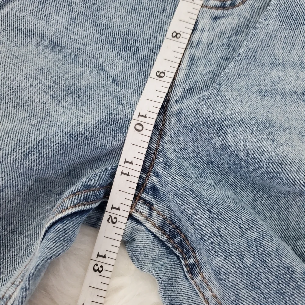 New! Refuge Denim Mom Relax High Rise Distressed Ripped Jeans. Size 7.